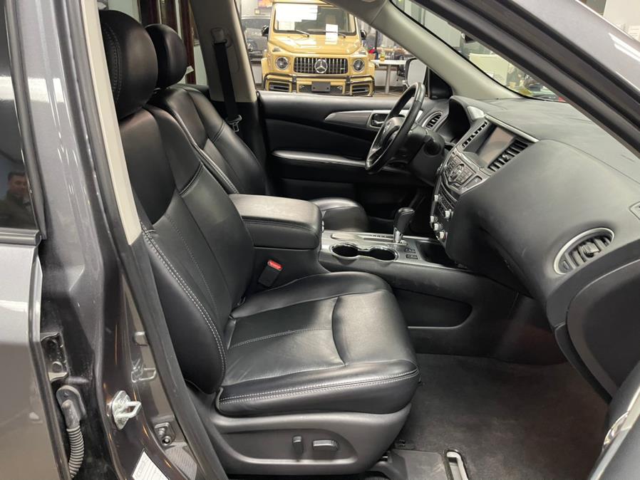 2020 Nissan Pathfinder FWD SL, available for sale in Inwood, New York | 5 Towns Drive. Inwood, New York 2020 Nissan Pathfinder FWD SL, available for sale in Inwood, New York | 5 Towns Drive. Inwood, New York