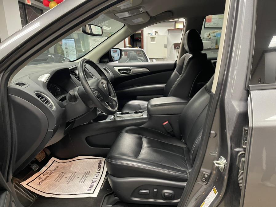 2020 Nissan Pathfinder FWD SL, available for sale in Inwood, New York | 5 Towns Drive. Inwood, New York 2020 Nissan Pathfinder FWD SL, available for sale in Inwood, New York | 5 Towns Drive. Inwood, New York