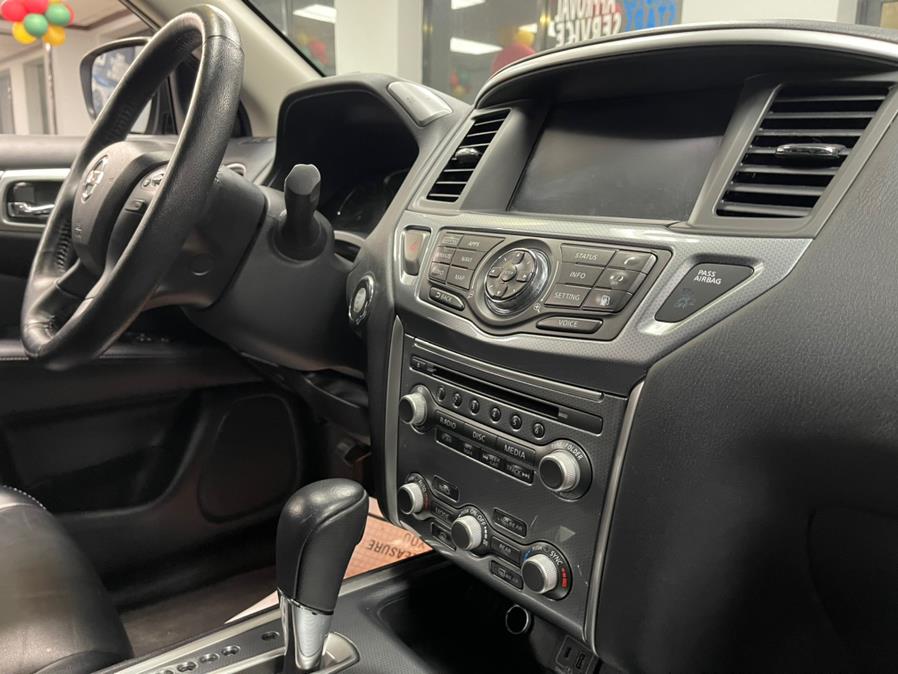 2020 Nissan Pathfinder FWD SL, available for sale in Inwood, New York | 5 Towns Drive. Inwood, New York 2020 Nissan Pathfinder FWD SL, available for sale in Inwood, New York | 5 Towns Drive. Inwood, New York