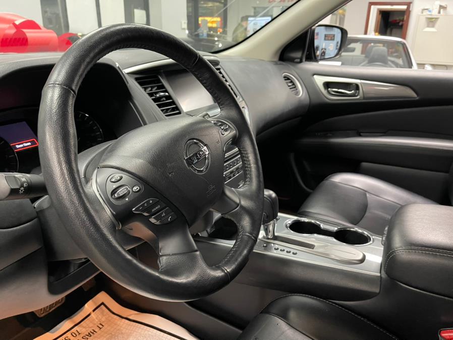 2020 Nissan Pathfinder FWD SL, available for sale in Inwood, New York | 5 Towns Drive. Inwood, New York 2020 Nissan Pathfinder FWD SL, available for sale in Inwood, New York | 5 Towns Drive. Inwood, New York
