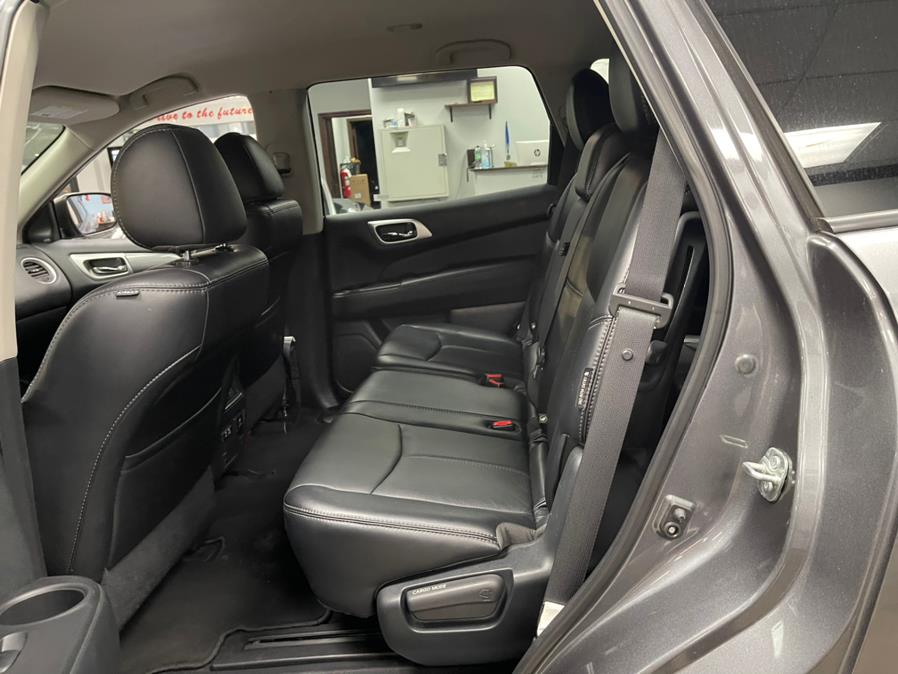 2020 Nissan Pathfinder FWD SL, available for sale in Inwood, New York | 5 Towns Drive. Inwood, New York 2020 Nissan Pathfinder FWD SL, available for sale in Inwood, New York | 5 Towns Drive. Inwood, New York