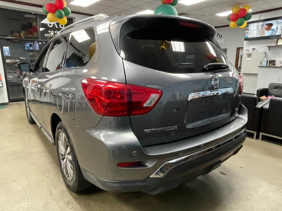 2020 Nissan Pathfinder FWD SL, available for sale in Inwood, New York | 5 Towns Drive. Inwood, New York 2020 Nissan Pathfinder FWD SL, available for sale in Inwood, New York | 5 Towns Drive. Inwood, New York