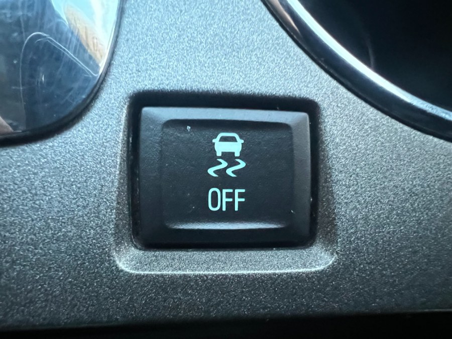 2015 Chevrolet Equinox AWD 4dr LTZ, available for sale in Bristol, Connecticut | Bristol Auto Center LLC. Bristol, Connecticut 2015 Chevrolet Equinox AWD 4dr LTZ, available for sale in Bristol, Connecticut | Bristol Auto Center LLC. Bristol, Connecticut