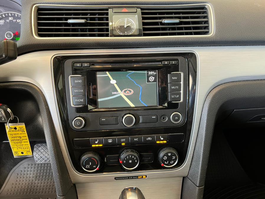 2013 Volkswagen Passat 4dr Sdn 2.5L Auto SE w/Sunroof PZEV, available for sale in West Hartford, Connecticut | AutoMax. West Hartford, Connecticut 2013 Volkswagen Passat 4dr Sdn 2.5L Auto SE w/Sunroof PZEV, available for sale in West Hartford, Connecticut | AutoMax. West Hartford, Connecticut