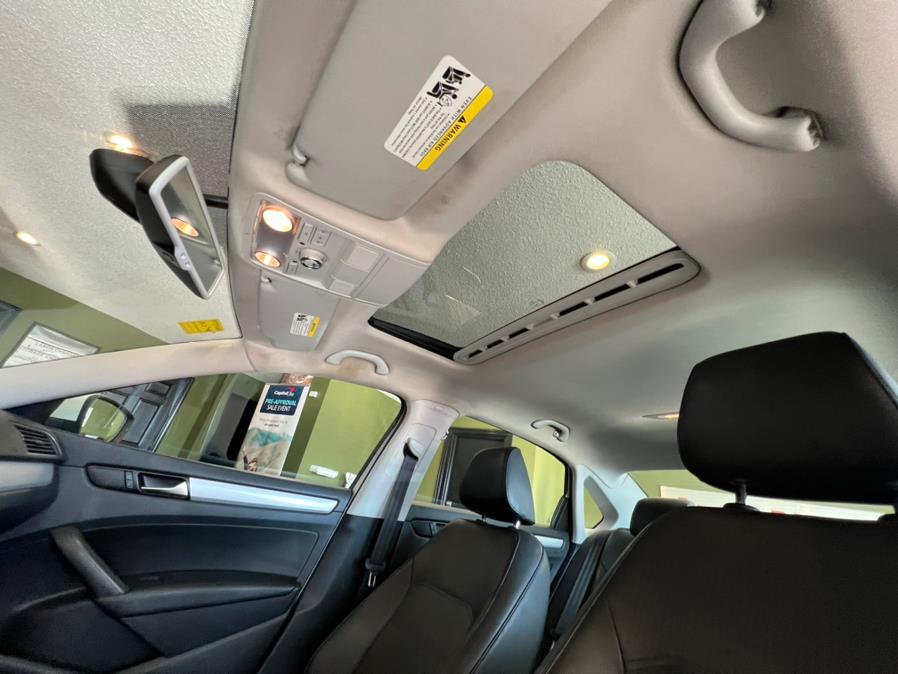 2013 Volkswagen Passat 4dr Sdn 2.5L Auto SE w/Sunroof PZEV, available for sale in West Hartford, Connecticut | AutoMax. West Hartford, Connecticut 2013 Volkswagen Passat 4dr Sdn 2.5L Auto SE w/Sunroof PZEV, available for sale in West Hartford, Connecticut | AutoMax. West Hartford, Connecticut