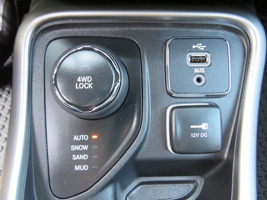 2019 Jeep Compass Latitude 4x4, available for sale in Middle Village, New York | Road Masters II INC. Middle Village, New York 2019 Jeep Compass Latitude 4x4, available for sale in Middle Village, New York | Road Masters II INC. Middle Village, New York