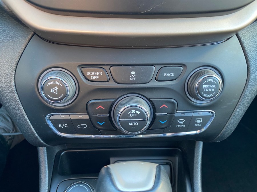 2015 Jeep Cherokee 4WD 4dr Limited, available for sale in West Springfield, Massachusetts | Union Street Auto Sales. West Springfield, Massachusetts 2015 Jeep Cherokee 4WD 4dr Limited, available for sale in West Springfield, Massachusetts | Union Street Auto Sales. West Springfield, Massachusetts