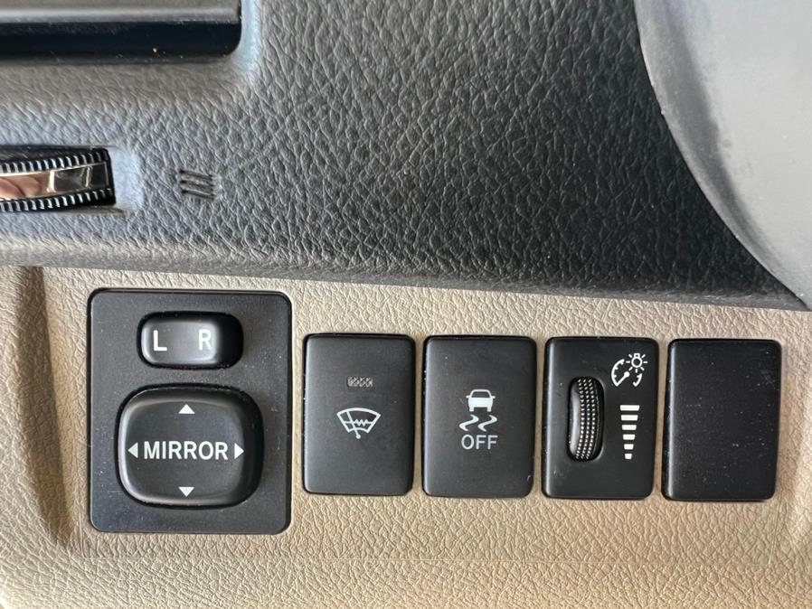 2012 Toyota Highlander 4WD 4dr V6 (Natl), available for sale in West Hartford, Connecticut | AutoMax. West Hartford, Connecticut 2012 Toyota Highlander 4WD 4dr V6 (Natl), available for sale in West Hartford, Connecticut | AutoMax. West Hartford, Connecticut
