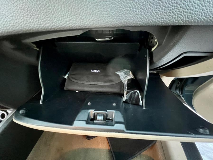 2012 Ford Fusion 4dr Sdn SEL FWD, available for sale in Wallingford, Connecticut | Wallingford Auto Center LLC. Wallingford, Connecticut 2012 Ford Fusion 4dr Sdn SEL FWD, available for sale in Wallingford, Connecticut | Wallingford Auto Center LLC. Wallingford, Connecticut