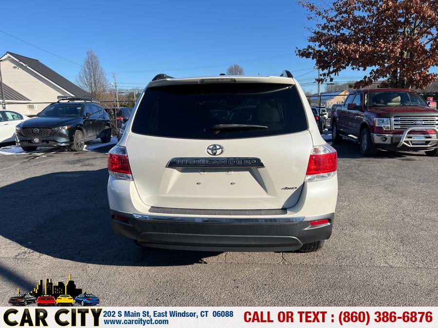 2013 Toyota Highlander 4WD 4dr V6 SE (Natl), available for sale in East Windsor, Connecticut | Car City LLC. East Windsor, Connecticut 2013 Toyota Highlander 4WD 4dr V6 SE (Natl), available for sale in East Windsor, Connecticut | Car City LLC. East Windsor, Connecticut