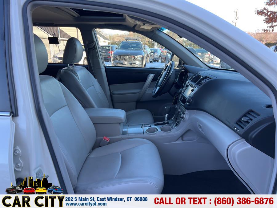 2013 Toyota Highlander 4WD 4dr V6 SE (Natl), available for sale in East Windsor, Connecticut | Car City LLC. East Windsor, Connecticut 2013 Toyota Highlander 4WD 4dr V6 SE (Natl), available for sale in East Windsor, Connecticut | Car City LLC. East Windsor, Connecticut