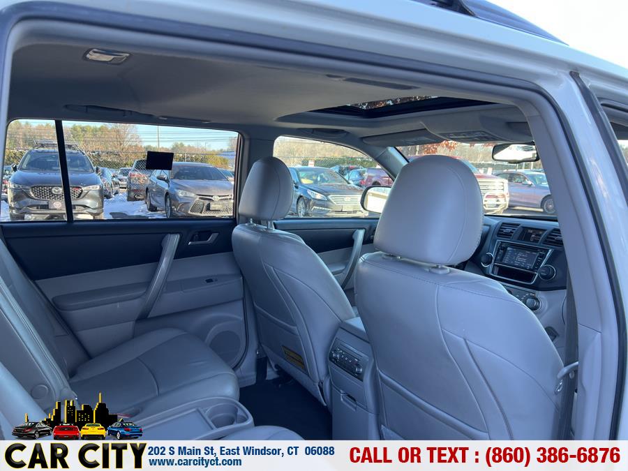 2013 Toyota Highlander 4WD 4dr V6 SE (Natl), available for sale in East Windsor, Connecticut | Car City LLC. East Windsor, Connecticut 2013 Toyota Highlander 4WD 4dr V6 SE (Natl), available for sale in East Windsor, Connecticut | Car City LLC. East Windsor, Connecticut