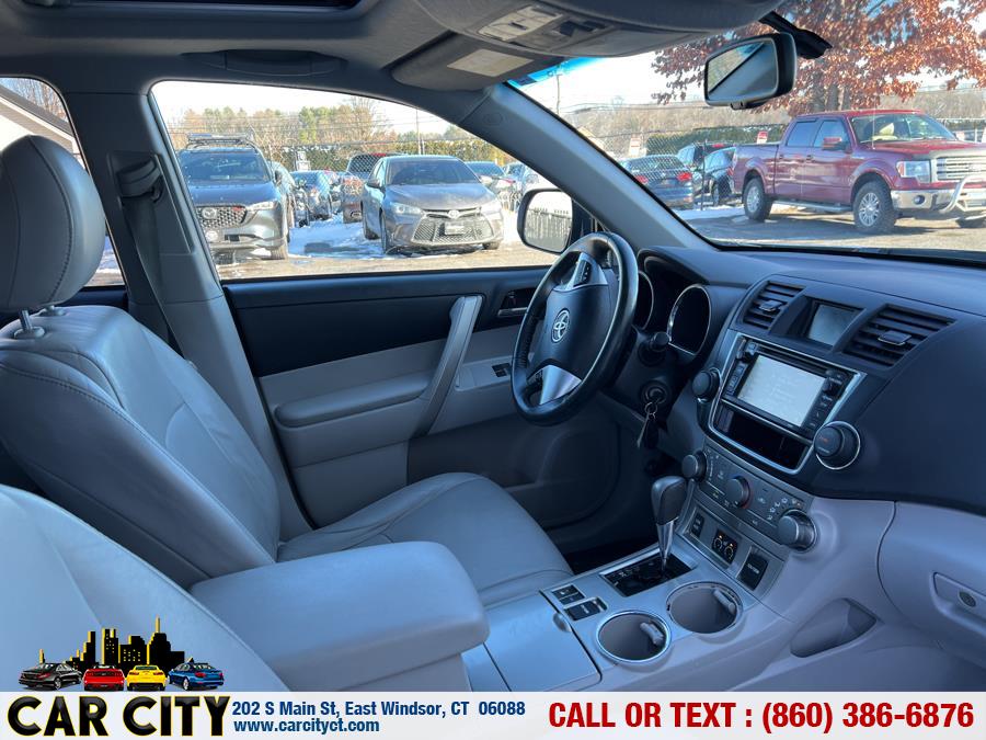 2013 Toyota Highlander 4WD 4dr V6 SE (Natl), available for sale in East Windsor, Connecticut | Car City LLC. East Windsor, Connecticut 2013 Toyota Highlander 4WD 4dr V6 SE (Natl), available for sale in East Windsor, Connecticut | Car City LLC. East Windsor, Connecticut