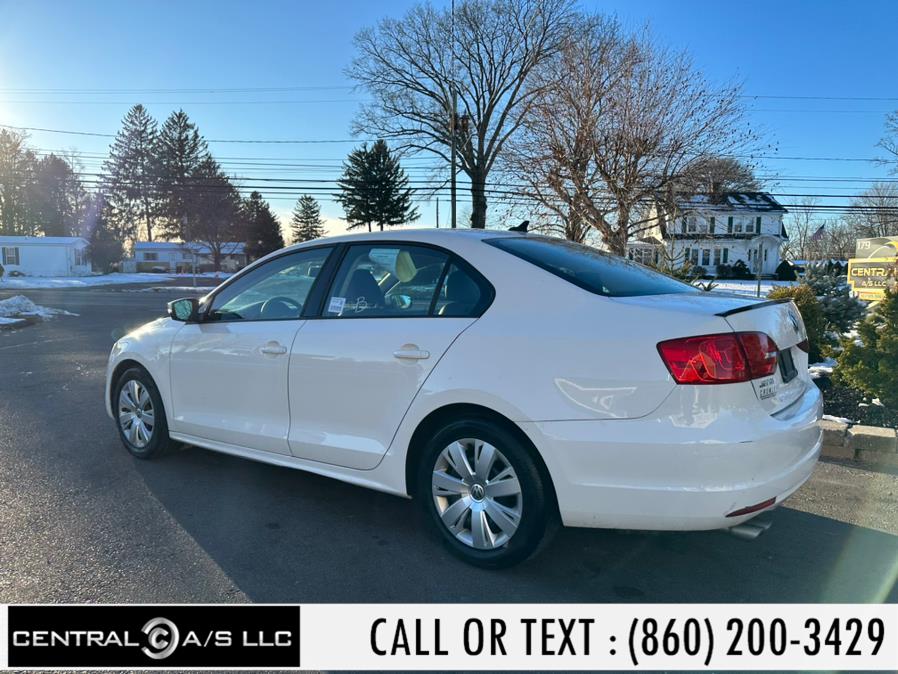 2014 Volkswagen Jetta Sedan 4dr Man SE w/Connectivity/Sunroof PZEV, available for sale in East Windsor, Connecticut | Central A/S LLC. East Windsor, Connecticut 2014 Volkswagen Jetta Sedan 4dr Man SE w/Connectivity/Sunroof PZEV, available for sale in East Windsor, Connecticut | Central A/S LLC. East Windsor, Connecticut