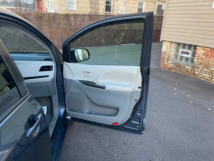 2014 Toyota Sienna 5dr 7-Pass Van V6 LE AWD (Natl), available for sale in Irvington, New Jersey | Elis Motors Corp. Irvington, New Jersey 2014 Toyota Sienna 5dr 7-Pass Van V6 LE AWD (Natl), available for sale in Irvington, New Jersey | Elis Motors Corp. Irvington, New Jersey