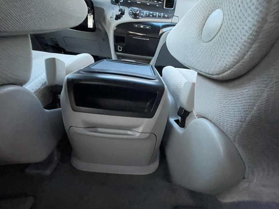 2014 Toyota Sienna 5dr 7-Pass Van V6 LE AWD (Natl), available for sale in Irvington, New Jersey | Elis Motors Corp. Irvington, New Jersey 2014 Toyota Sienna 5dr 7-Pass Van V6 LE AWD (Natl), available for sale in Irvington, New Jersey | Elis Motors Corp. Irvington, New Jersey