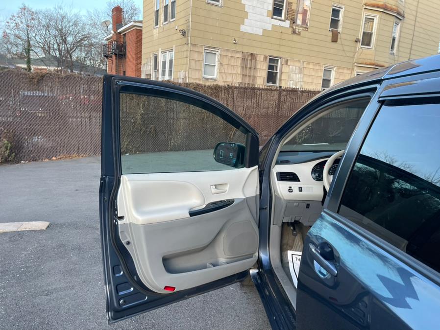 2014 Toyota Sienna 5dr 7-Pass Van V6 LE AWD (Natl), available for sale in Irvington, New Jersey | Elis Motors Corp. Irvington, New Jersey 2014 Toyota Sienna 5dr 7-Pass Van V6 LE AWD (Natl), available for sale in Irvington, New Jersey | Elis Motors Corp. Irvington, New Jersey