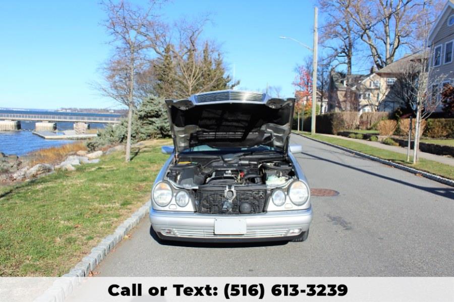 1997 Mercedes-Benz E-Class 4dr Sdn 3.2L, available for sale in Great Neck, New York | Great Neck Car Buyers & Sellers. Great Neck, New York 1997 Mercedes-Benz E-Class 4dr Sdn 3.2L, available for sale in Great Neck, New York | Great Neck Car Buyers & Sellers. Great Neck, New York
