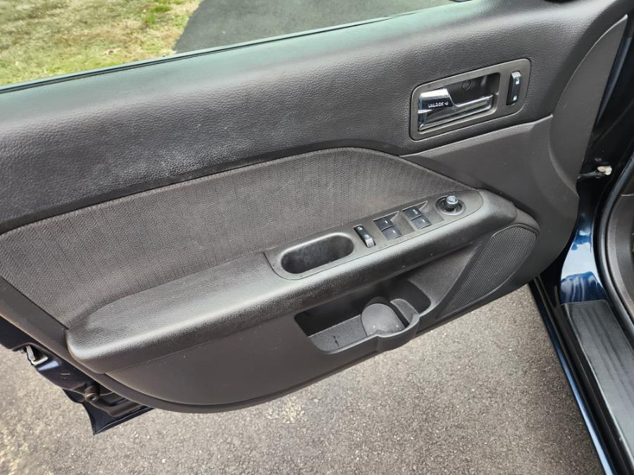 2008 Mercury Milan 4dr Sdn I4 FWD, available for sale in West Babylon, New York | SGM Auto Sales. West Babylon, New York 2008 Mercury Milan 4dr Sdn I4 FWD, available for sale in West Babylon, New York | SGM Auto Sales. West Babylon, New York