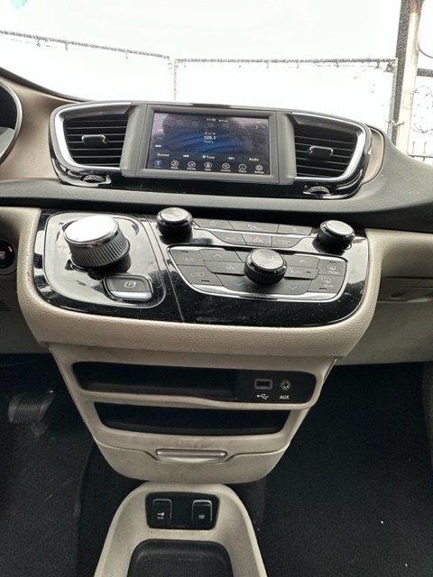 2019 Chrysler Pacifica Touring L FWD, available for sale in Brooklyn, New York | Wide World Inc. Brooklyn, New York 2019 Chrysler Pacifica Touring L FWD, available for sale in Brooklyn, New York | Wide World Inc. Brooklyn, New York