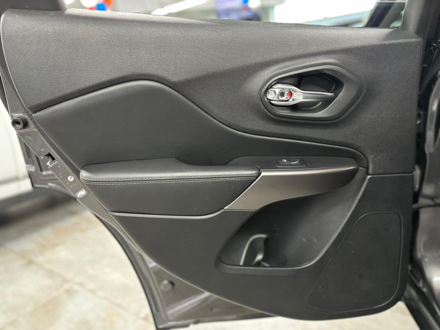2019 Jeep Cherokee Limited Limited 4x4, available for sale in Hollis, New York | Jamaica 26 Motors. Hollis, New York 2019 Jeep Cherokee Limited Limited 4x4, available for sale in Hollis, New York | Jamaica 26 Motors. Hollis, New York