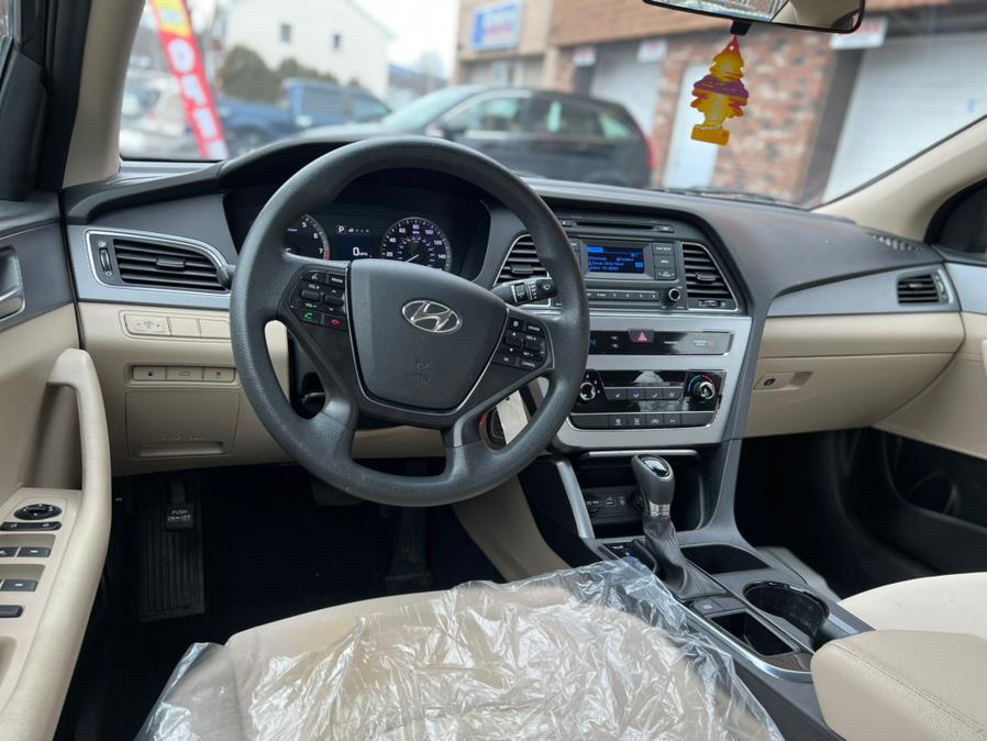 2015 Hyundai Sonata 4dr Sdn 2.4L SE, available for sale in Springfield, Massachusetts | Jordan Auto Sales. Springfield, Massachusetts 2015 Hyundai Sonata 4dr Sdn 2.4L SE, available for sale in Springfield, Massachusetts | Jordan Auto Sales. Springfield, Massachusetts