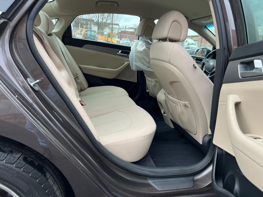 2015 Hyundai Sonata 4dr Sdn 2.4L SE, available for sale in Springfield, Massachusetts | Jordan Auto Sales. Springfield, Massachusetts 2015 Hyundai Sonata 4dr Sdn 2.4L SE, available for sale in Springfield, Massachusetts | Jordan Auto Sales. Springfield, Massachusetts