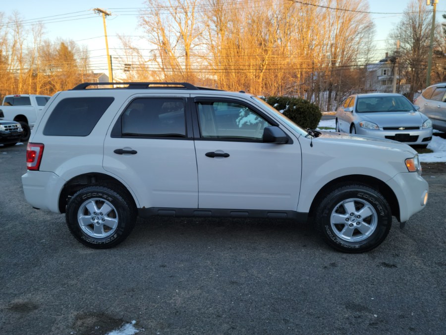 2010 Ford Escape 4WD 4dr XLT W/Sunroof, available for sale in East Windsor, Connecticut | Toro Auto. East Windsor, Connecticut 2010 Ford Escape 4WD 4dr XLT W/Sunroof, available for sale in East Windsor, Connecticut | Toro Auto. East Windsor, Connecticut