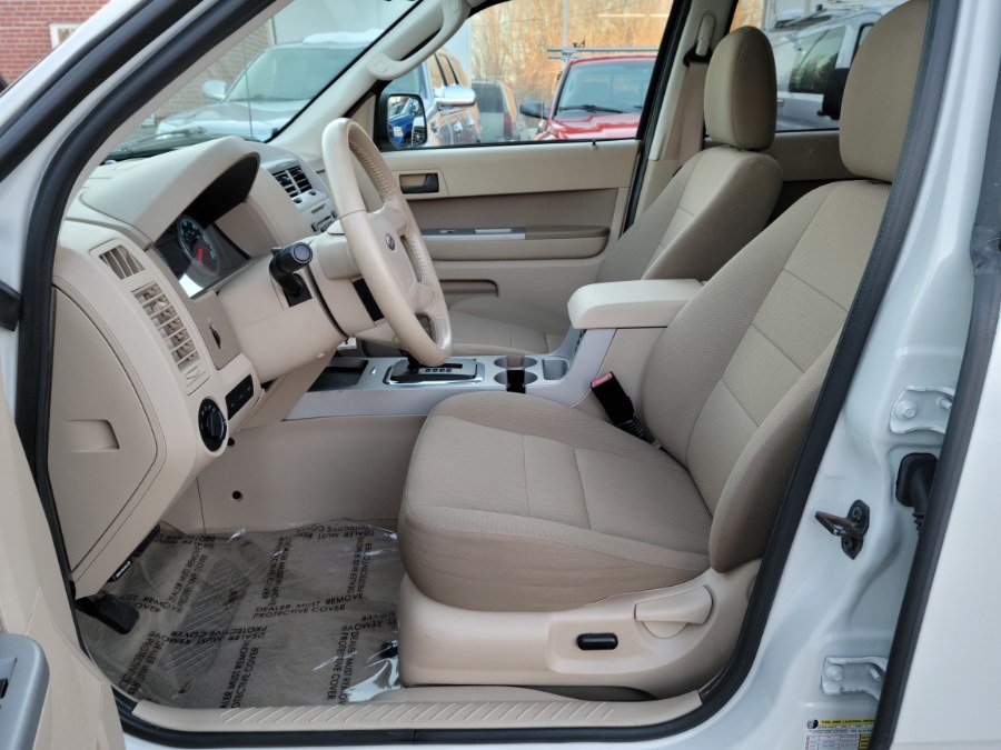 2010 Ford Escape 4WD 4dr XLT W/Sunroof, available for sale in East Windsor, Connecticut | Toro Auto. East Windsor, Connecticut 2010 Ford Escape 4WD 4dr XLT W/Sunroof, available for sale in East Windsor, Connecticut | Toro Auto. East Windsor, Connecticut