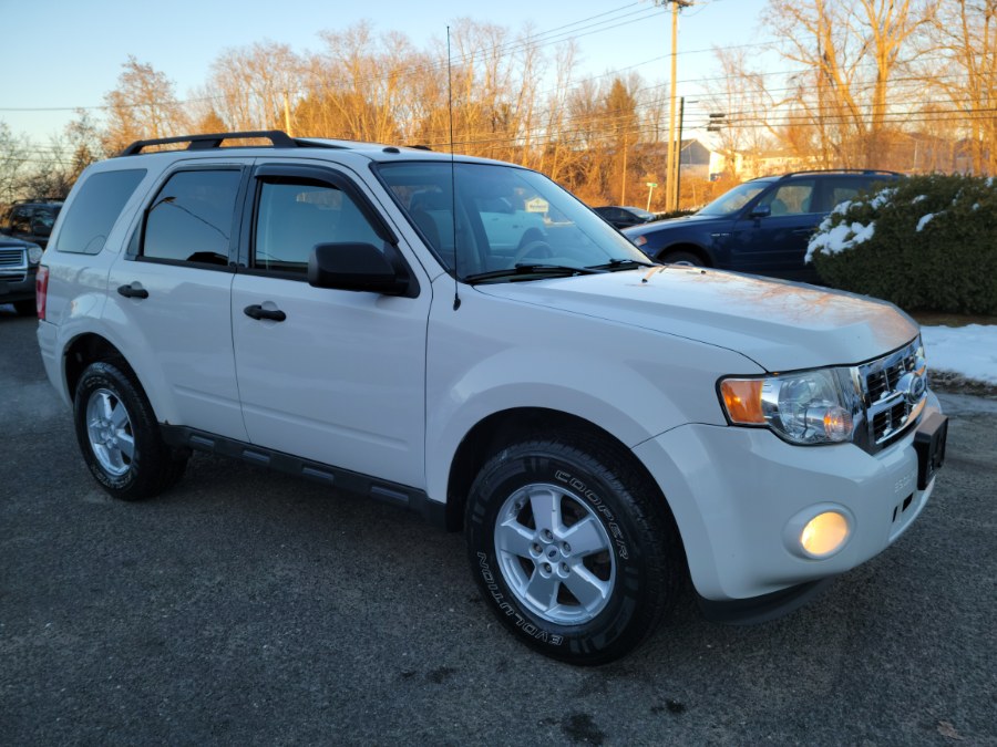 2010 Ford Escape 4WD 4dr XLT W/Sunroof, available for sale in East Windsor, Connecticut | Toro Auto. East Windsor, Connecticut 2010 Ford Escape 4WD 4dr XLT W/Sunroof, available for sale in East Windsor, Connecticut | Toro Auto. East Windsor, Connecticut