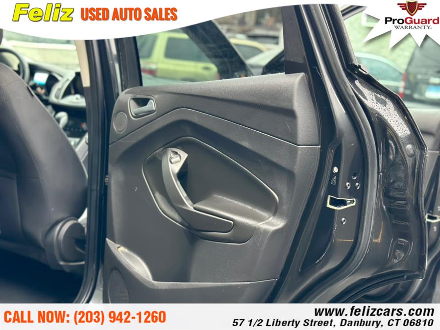 2014 Ford Escape 4WD 4dr SE, available for sale in Danbury, Connecticut | Feliz Used Auto Sales. Danbury, Connecticut