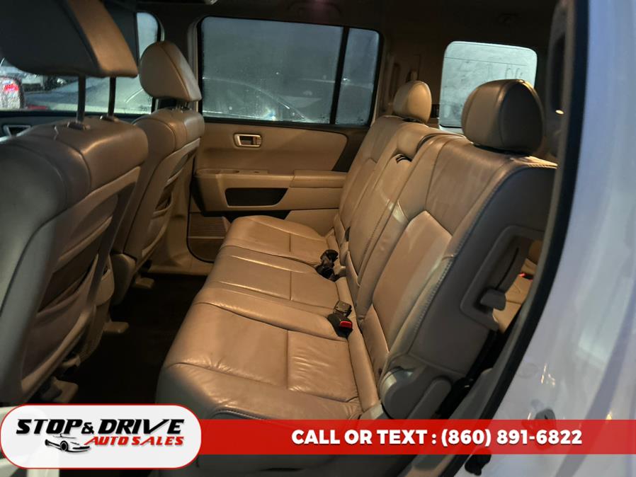 2009 Honda Pilot 4WD 4dr EX-L, available for sale in East Windsor, Connecticut | Stop & Drive Auto Sales. East Windsor, Connecticut 2009 Honda Pilot 4WD 4dr EX-L, available for sale in East Windsor, Connecticut | Stop & Drive Auto Sales. East Windsor, Connecticut