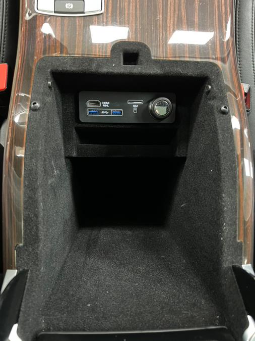 2017 Land Rover Range Rover Td6 Diesel HSE SWB, available for sale in Massapequa Park, New York | Power Motors East. Massapequa Park, New York 2017 Land Rover Range Rover Td6 Diesel HSE SWB, available for sale in Massapequa Park, New York | Power Motors East. Massapequa Park, New York