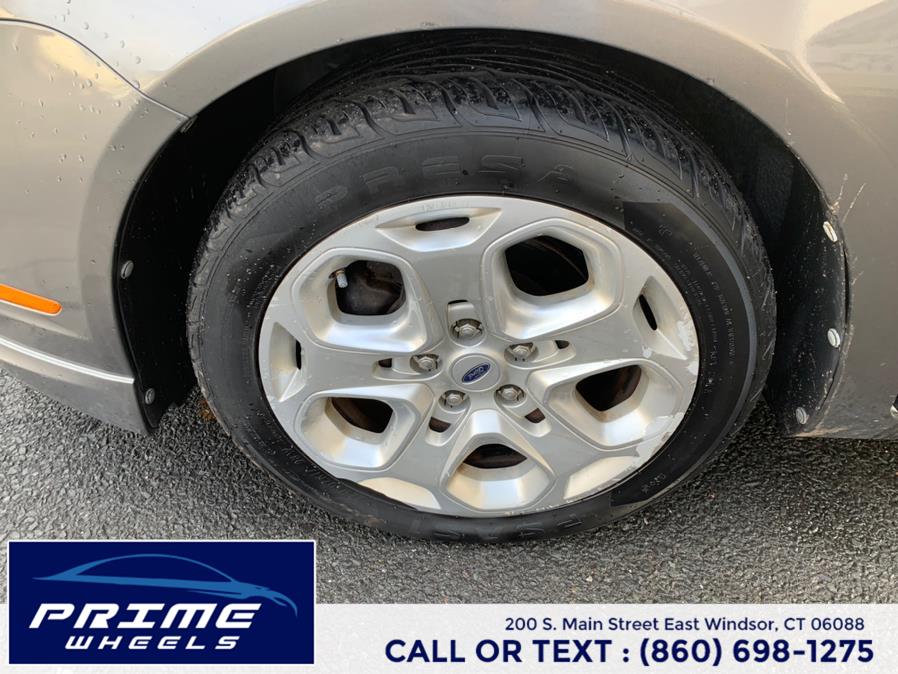 2010 Ford Fusion 4dr Sdn SE FWD, available for sale in East Windsor, Connecticut | Prime Wheels. East Windsor, Connecticut 2010 Ford Fusion 4dr Sdn SE FWD, available for sale in East Windsor, Connecticut | Prime Wheels. East Windsor, Connecticut