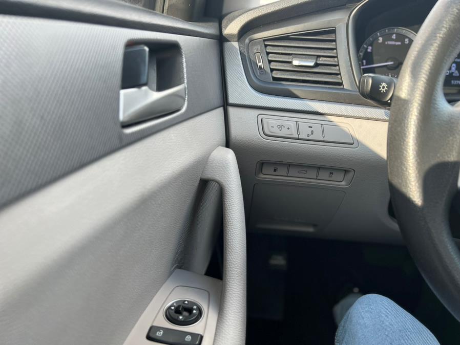 2019 Hyundai Sonata SE 2.4L, available for sale in Springfield, Massachusetts | Jordan Auto Sales. Springfield, Massachusetts 2019 Hyundai Sonata SE 2.4L, available for sale in Springfield, Massachusetts | Jordan Auto Sales. Springfield, Massachusetts