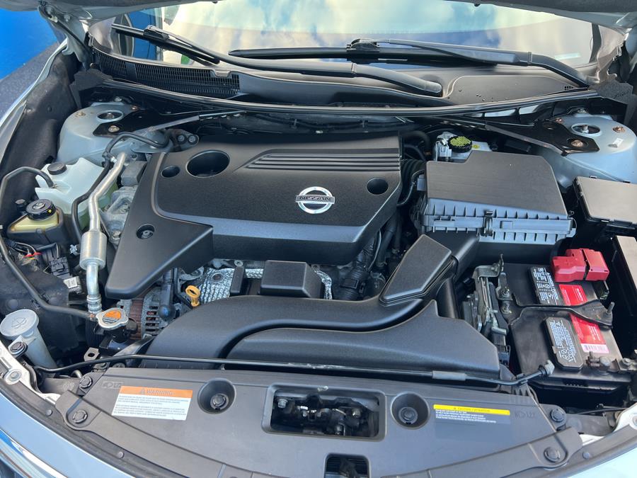 Used Nissan Altima 4dr Sdn I4 2.5 SL 2013 | Harbor View Auto Sales LLC. Stamford, Connecticut Used Nissan Altima 4dr Sdn I4 2.5 SL 2013 | Harbor View Auto Sales LLC. Stamford, Connecticut