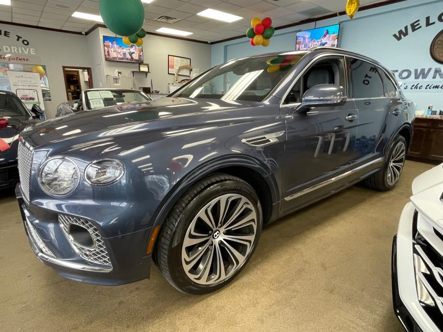 2021 Bentley Bentayga First Edition AWD, available for sale in Inwood, New York | 5 Towns Drive. Inwood, New York 2021 Bentley Bentayga First Edition AWD, available for sale in Inwood, New York | 5 Towns Drive. Inwood, New York