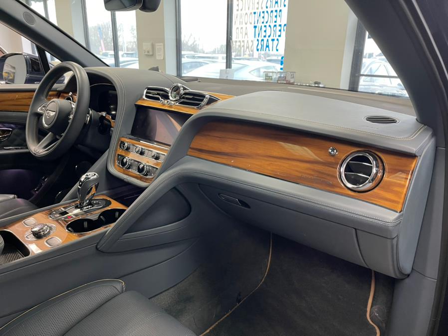 2021 Bentley Bentayga First Edition AWD, available for sale in Inwood, New York | 5 Towns Drive. Inwood, New York 2021 Bentley Bentayga First Edition AWD, available for sale in Inwood, New York | 5 Towns Drive. Inwood, New York
