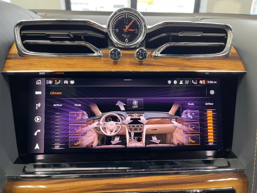 2021 Bentley Bentayga First Edition AWD, available for sale in Inwood, New York | 5 Towns Drive. Inwood, New York 2021 Bentley Bentayga First Edition AWD, available for sale in Inwood, New York | 5 Towns Drive. Inwood, New York