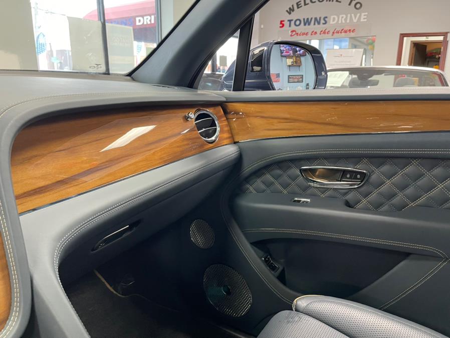 2021 Bentley Bentayga First Edition AWD, available for sale in Inwood, New York | 5 Towns Drive. Inwood, New York 2021 Bentley Bentayga First Edition AWD, available for sale in Inwood, New York | 5 Towns Drive. Inwood, New York