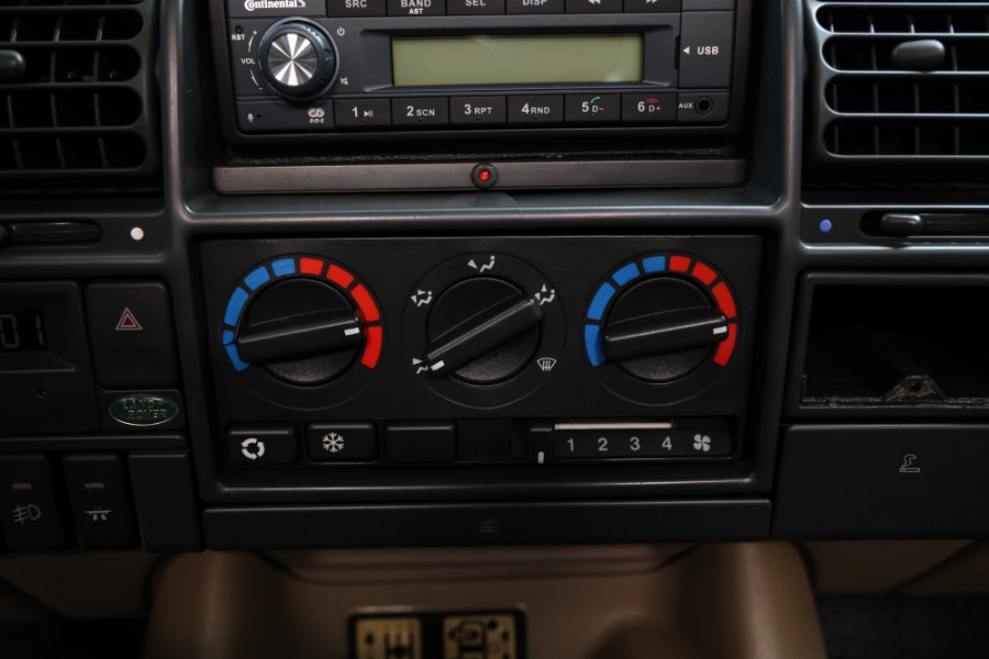 1995 Land Rover Discovery 4dr Sport Utility, available for sale in North Salem, New York | Meccanic Shop North Inc. North Salem, New York 1995 Land Rover Discovery 4dr Sport Utility, available for sale in North Salem, New York | Meccanic Shop North Inc. North Salem, New York