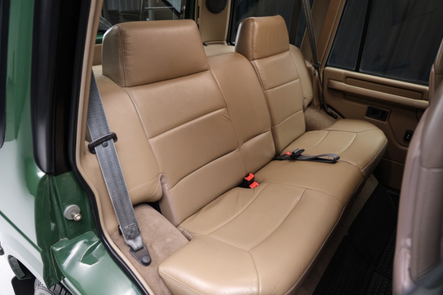 1995 Land Rover Discovery 4dr Sport Utility, available for sale in North Salem, New York | Meccanic Shop North Inc. North Salem, New York 1995 Land Rover Discovery 4dr Sport Utility, available for sale in North Salem, New York | Meccanic Shop North Inc. North Salem, New York