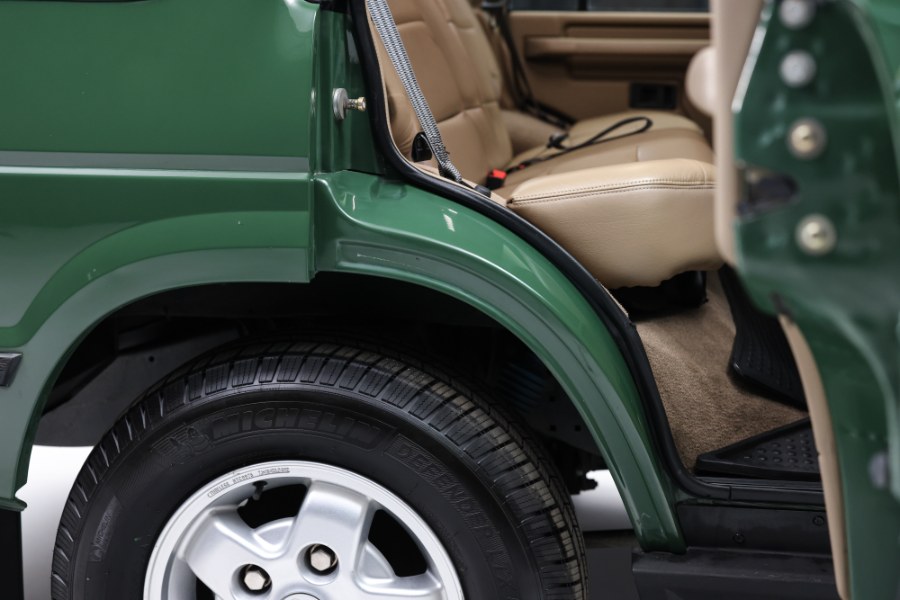 1995 Land Rover Discovery 4dr Sport Utility, available for sale in North Salem, New York | Meccanic Shop North Inc. North Salem, New York 1995 Land Rover Discovery 4dr Sport Utility, available for sale in North Salem, New York | Meccanic Shop North Inc. North Salem, New York