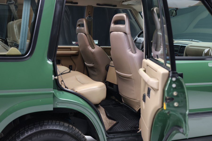 1995 Land Rover Discovery 4dr Sport Utility, available for sale in North Salem, New York | Meccanic Shop North Inc. North Salem, New York 1995 Land Rover Discovery 4dr Sport Utility, available for sale in North Salem, New York | Meccanic Shop North Inc. North Salem, New York