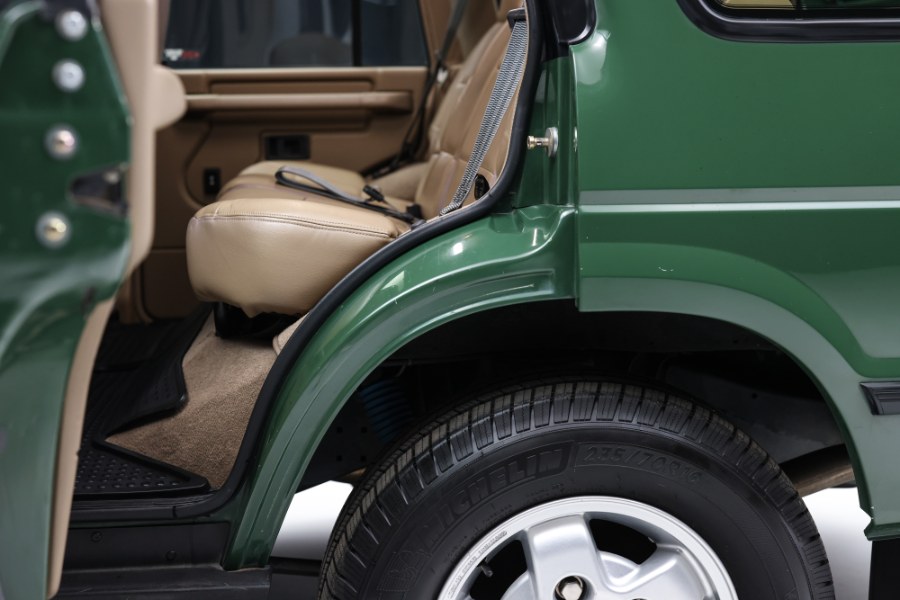1995 Land Rover Discovery 4dr Sport Utility, available for sale in North Salem, New York | Meccanic Shop North Inc. North Salem, New York 1995 Land Rover Discovery 4dr Sport Utility, available for sale in North Salem, New York | Meccanic Shop North Inc. North Salem, New York
