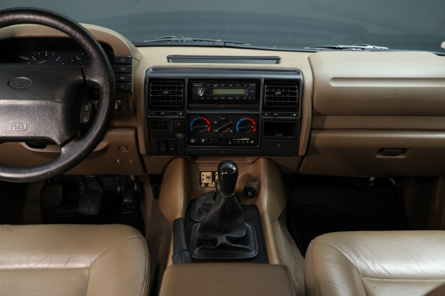 1995 Land Rover Discovery 4dr Sport Utility, available for sale in North Salem, New York | Meccanic Shop North Inc. North Salem, New York 1995 Land Rover Discovery 4dr Sport Utility, available for sale in North Salem, New York | Meccanic Shop North Inc. North Salem, New York