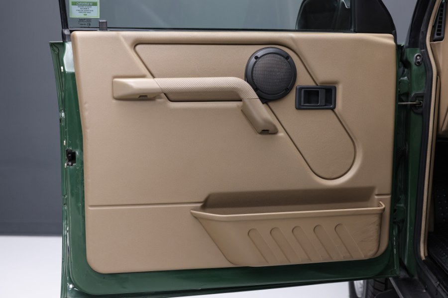 1995 Land Rover Discovery 4dr Sport Utility, available for sale in North Salem, New York | Meccanic Shop North Inc. North Salem, New York 1995 Land Rover Discovery 4dr Sport Utility, available for sale in North Salem, New York | Meccanic Shop North Inc. North Salem, New York