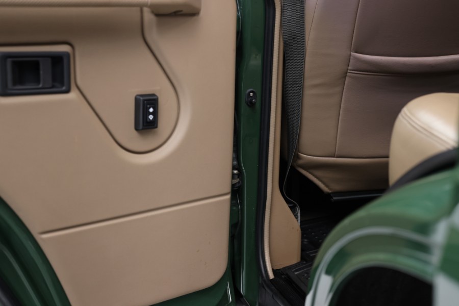 1995 Land Rover Discovery 4dr Sport Utility, available for sale in North Salem, New York | Meccanic Shop North Inc. North Salem, New York 1995 Land Rover Discovery 4dr Sport Utility, available for sale in North Salem, New York | Meccanic Shop North Inc. North Salem, New York