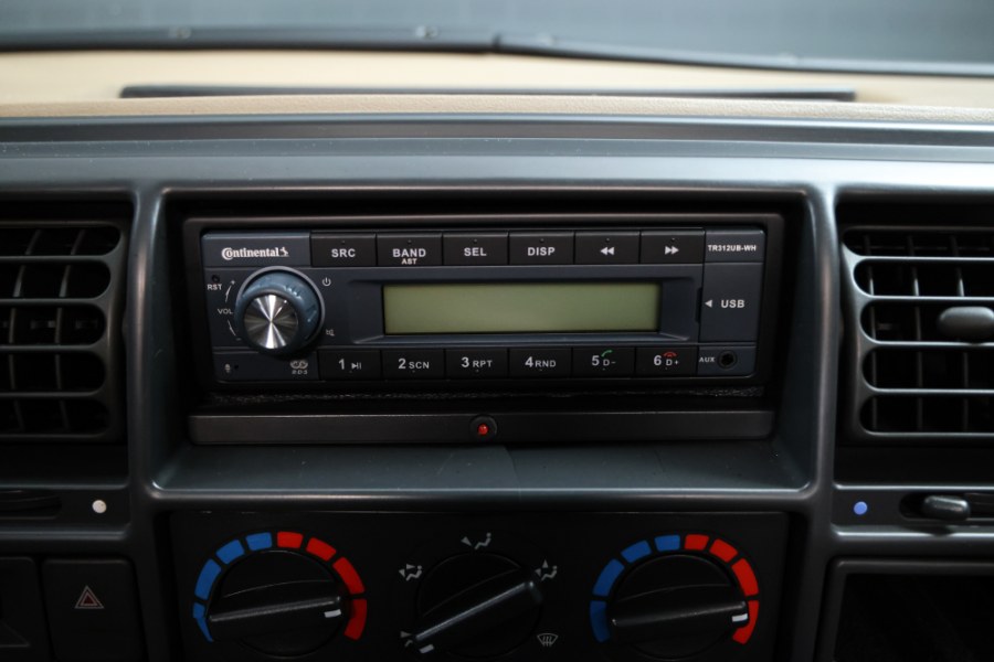 1995 Land Rover Discovery 4dr Sport Utility, available for sale in North Salem, New York | Meccanic Shop North Inc. North Salem, New York 1995 Land Rover Discovery 4dr Sport Utility, available for sale in North Salem, New York | Meccanic Shop North Inc. North Salem, New York