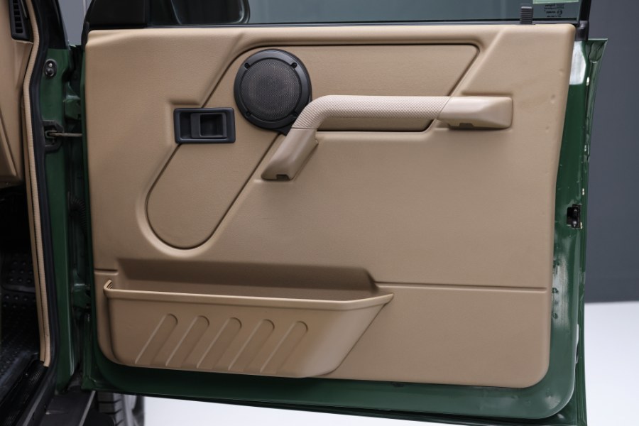 1995 Land Rover Discovery 4dr Sport Utility, available for sale in North Salem, New York | Meccanic Shop North Inc. North Salem, New York 1995 Land Rover Discovery 4dr Sport Utility, available for sale in North Salem, New York | Meccanic Shop North Inc. North Salem, New York